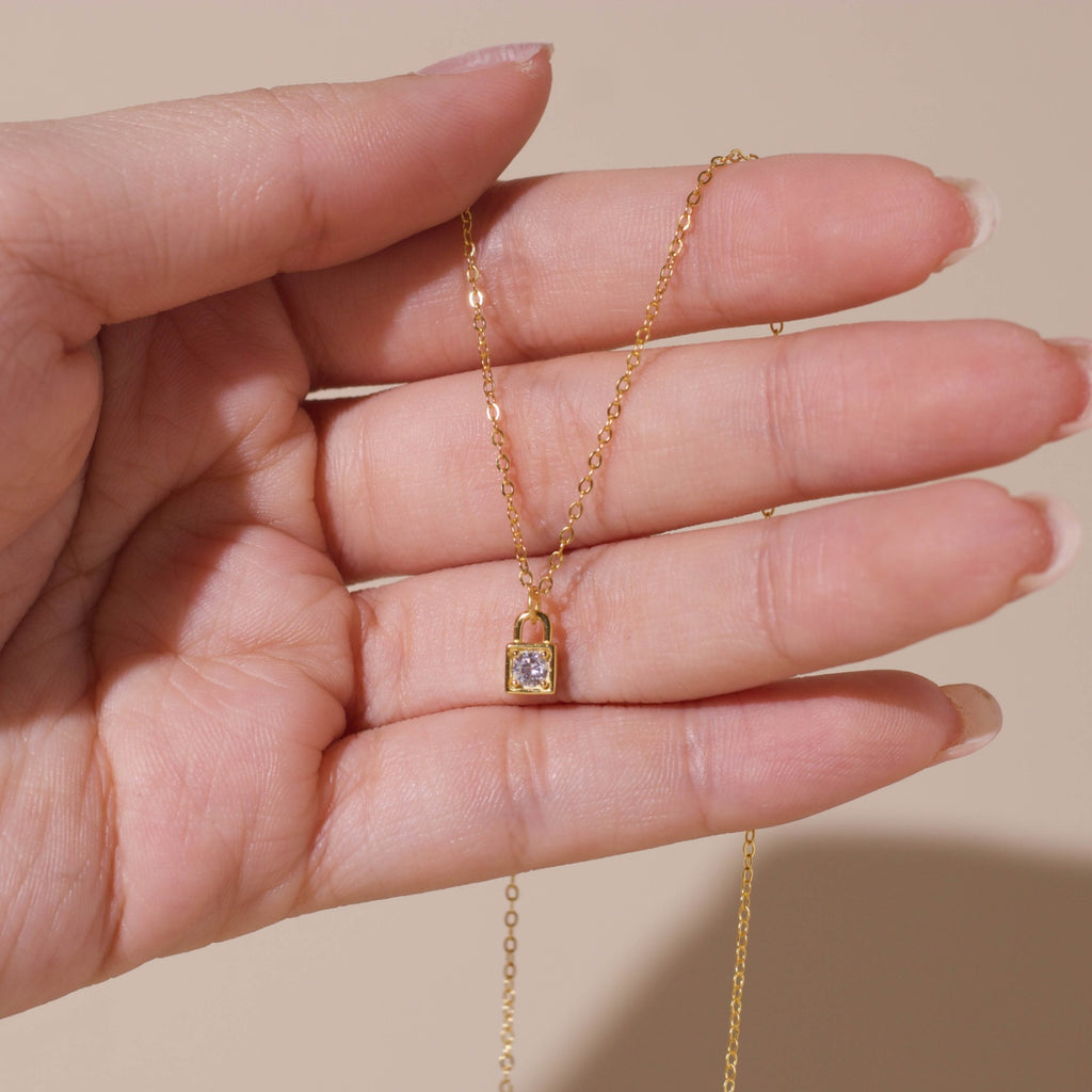 ELVORIA Mystery Lock Necklace – 18K Gold Plated 925 Sterling Silver