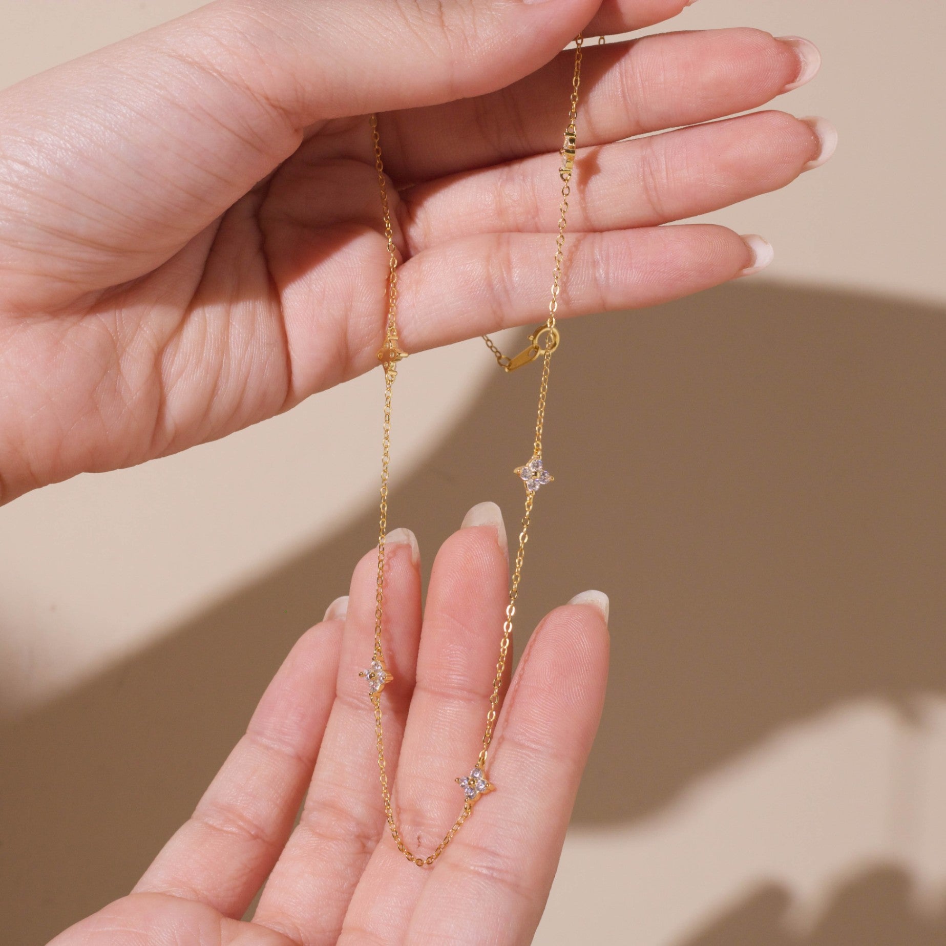 ELVORIA Ceri Clover Necklace – 18K Gold Plated 925 Sterling Silver