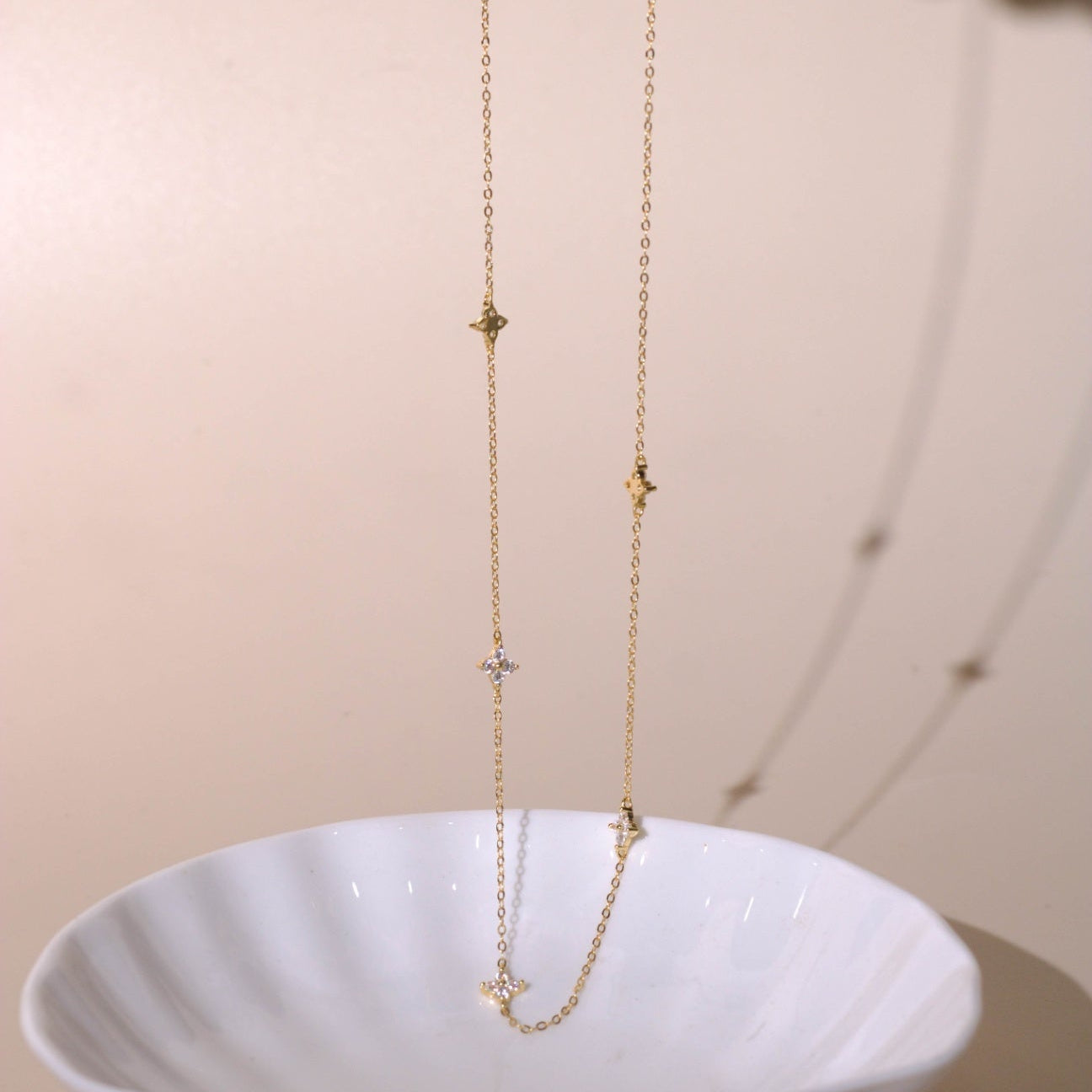 ELVORIA Ceri Clover Necklace – 18K Gold Plated 925 Sterling Silver