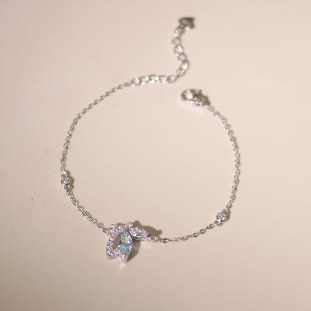 ELVORIA Emmi Butterfly Bracelet with Blue Stone – Platinum Plated 925 Sterling Silver