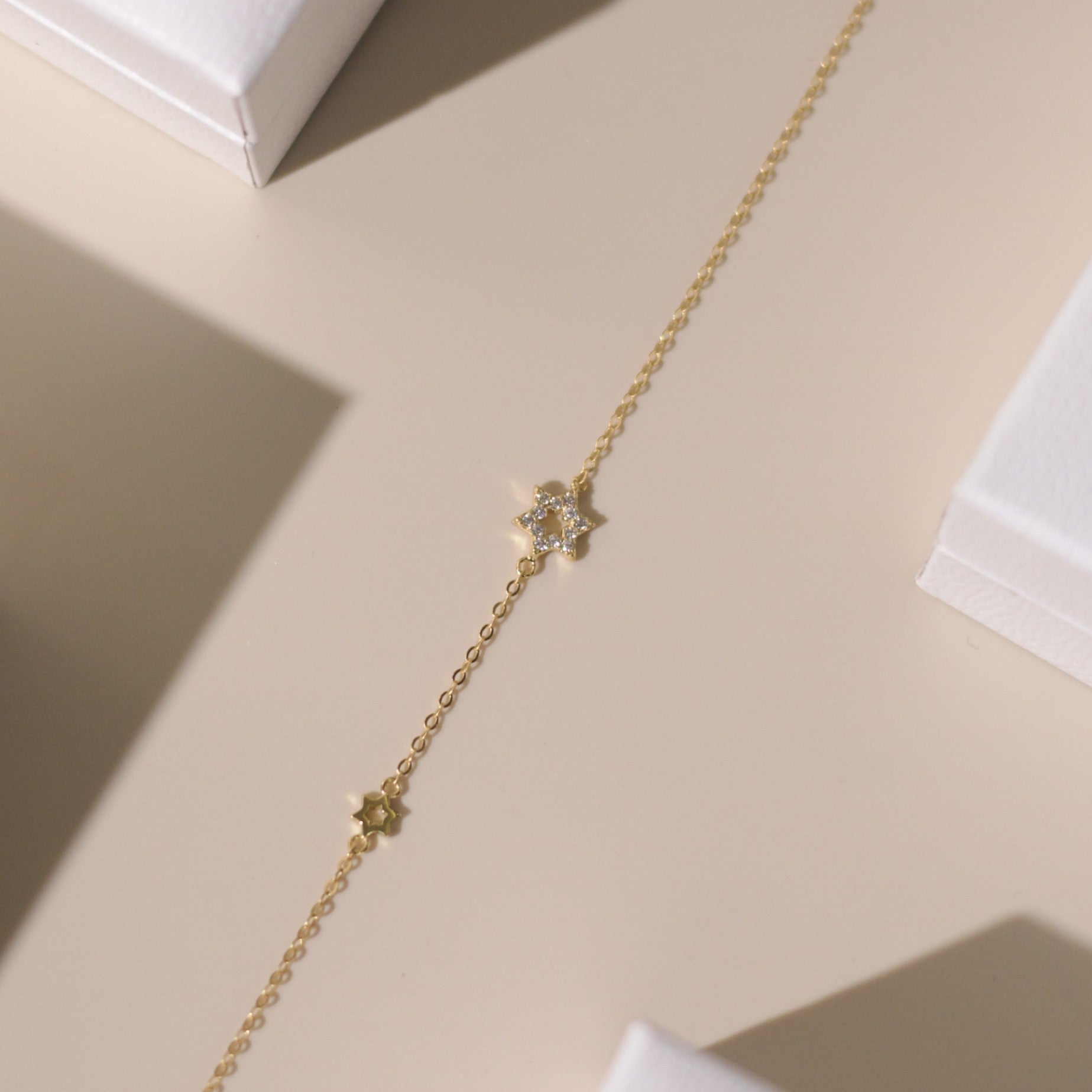 ELVORIA Roise Snowflake Bracelet – 18K Gold Plated 925 Sterling Silver