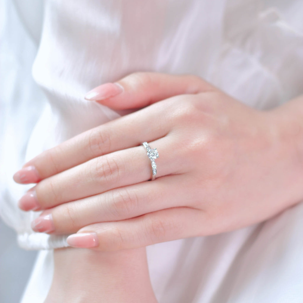 ELVORIA 5mm Moissanite Ring GRA ELVDA128 – Platinum Plated 925 Sterling Silver (Adjustable)