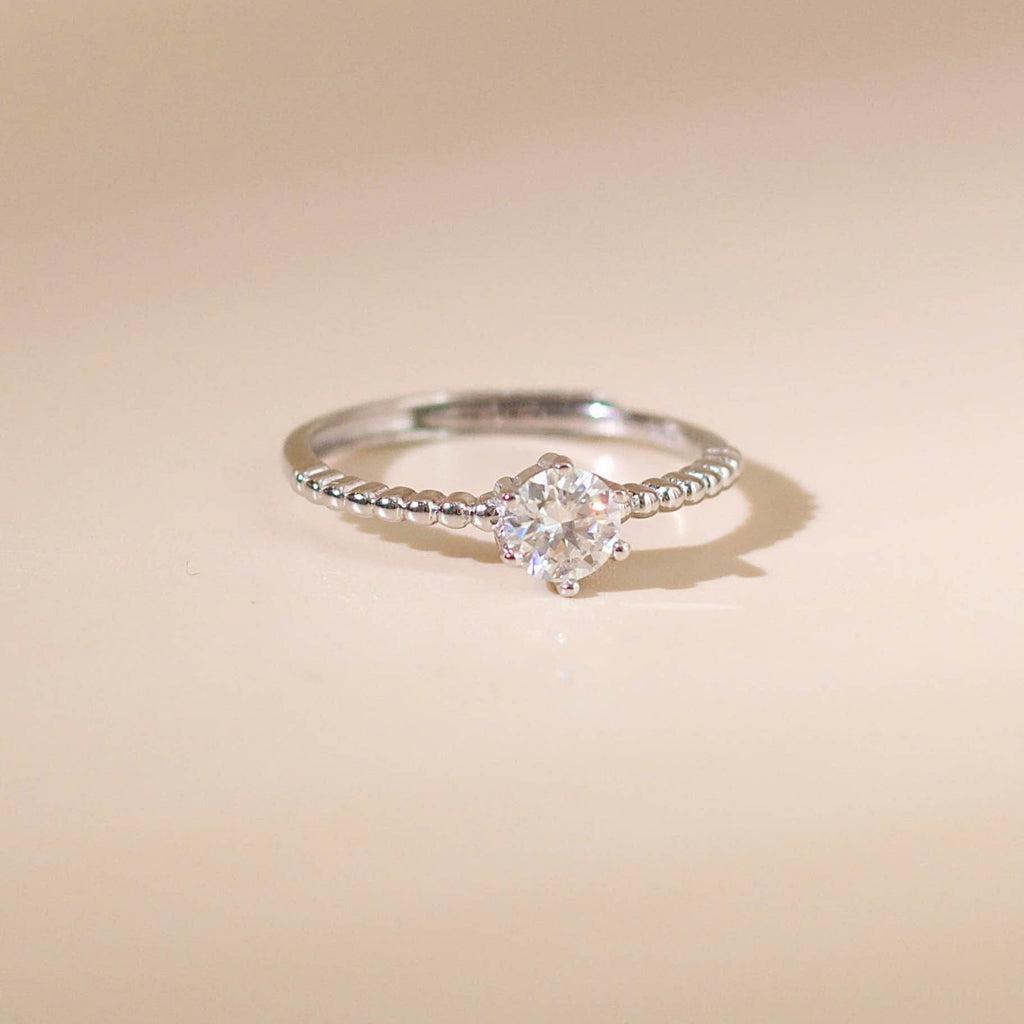 ELVORIA 5mm Moissanite Ring GRA ELVDA126 – Platinum Plated 925 Sterling Silver (Adjustable)