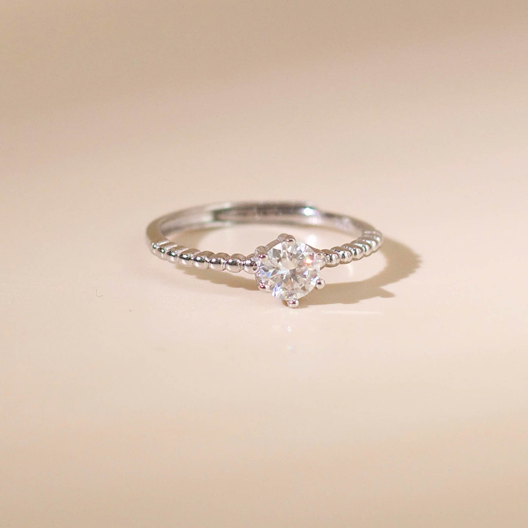 ELVORIA 5mm Moissanite Ring GRA ELVDA126 – Platinum Plated 925 Sterling Silver (Adjustable)