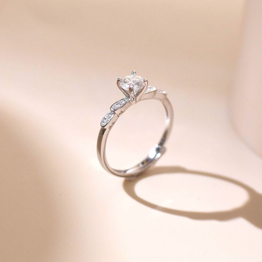 ELVORIA 5mm Moissanite Ring GRA ELVDA128 – Platinum Plated 925 Sterling Silver (Adjustable)