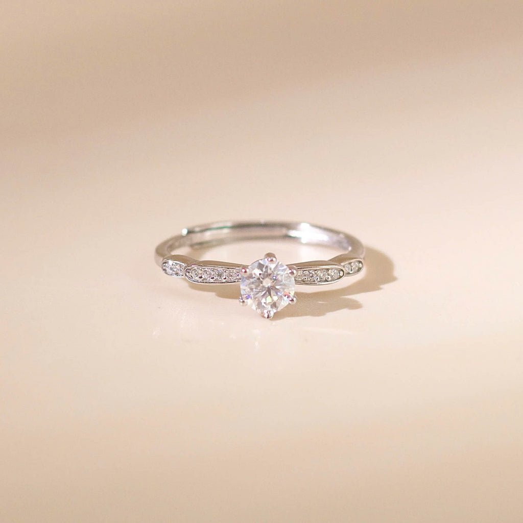 ELVORIA 5mm Moissanite Ring GRA ELVDA127 – Platinum Plated 925 Sterling Silver (Adjustable)