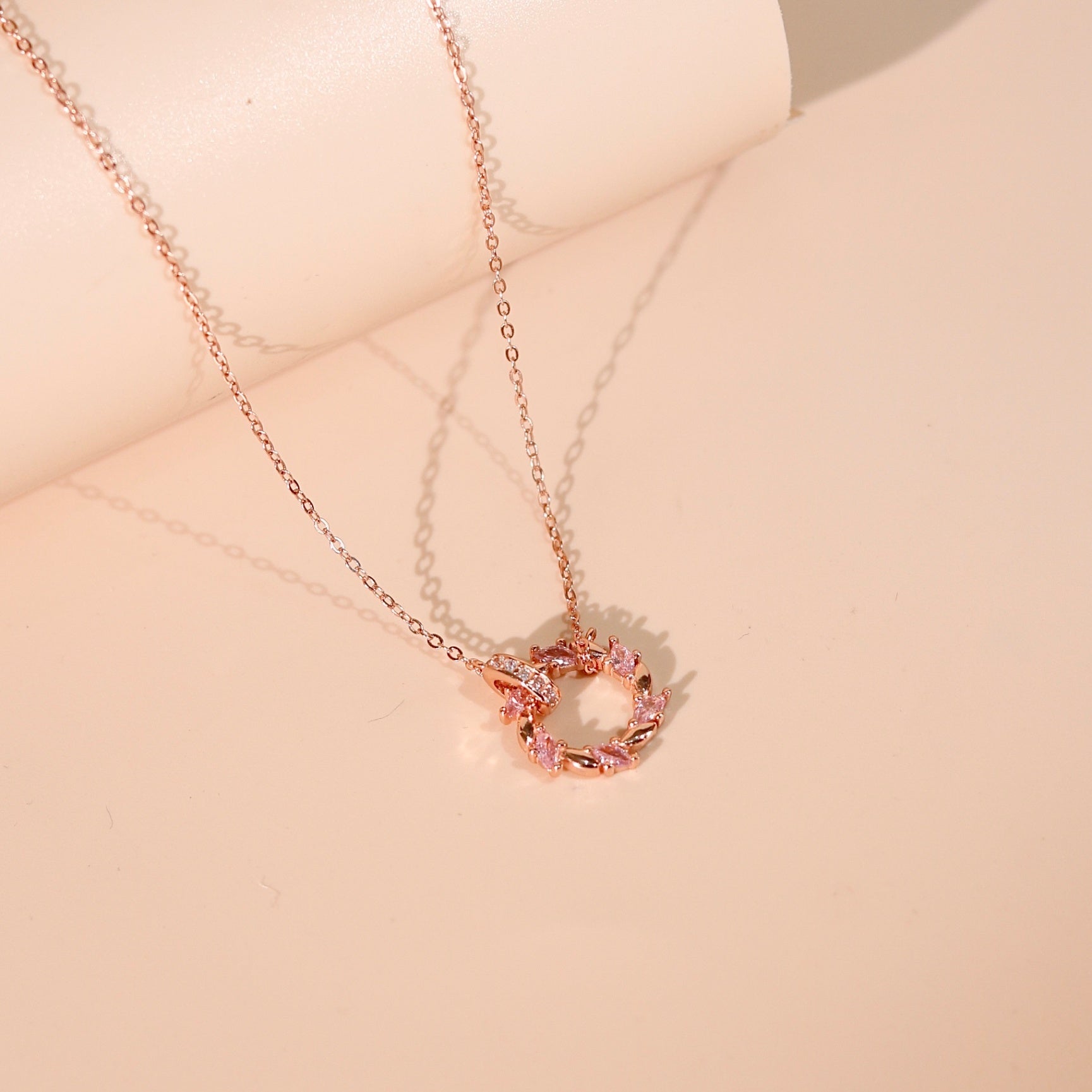 ELVORIA Lori Laurel Necklace – 18K Rose Gold Plated 925 Sterling Silver