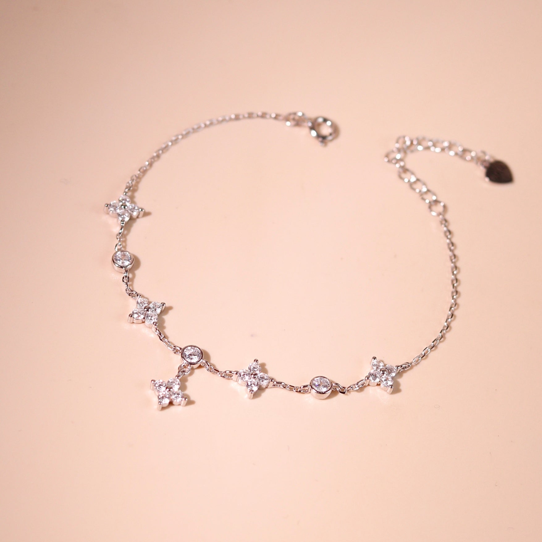 ELVORIA Lani Four-Leaf Clover Bracelet – Platinum Plated 925 Sterling Silver