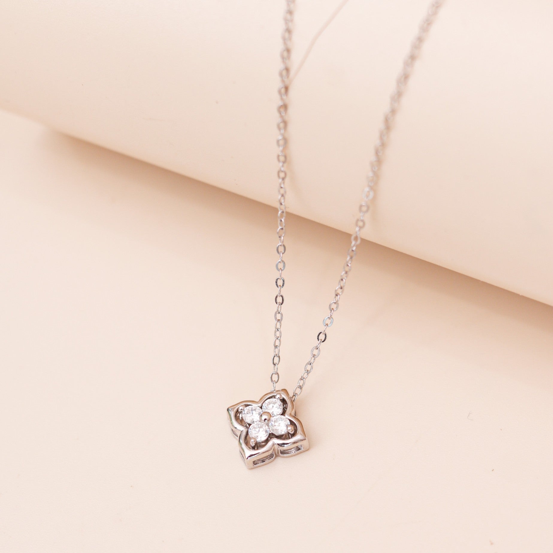 ELVORIA 18K Gold or Platinum Plated Four Leaf Clover Necklace – 925 Sterling Silver