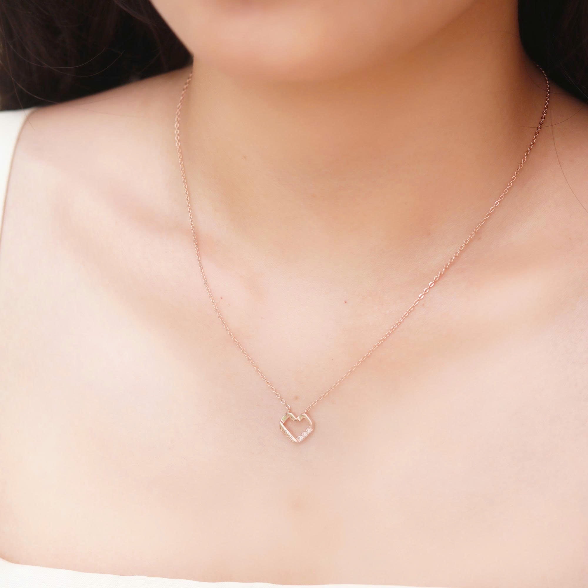 ELVORIA Miyu Heart Necklace – 18K Rose Gold Plated 925 Sterling Silver
