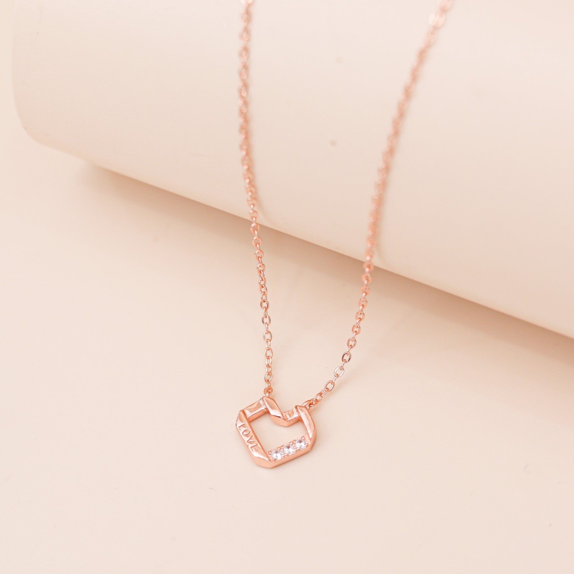 ELVORIA Miyu Heart Necklace – 18K Rose Gold Plated 925 Sterling Silver