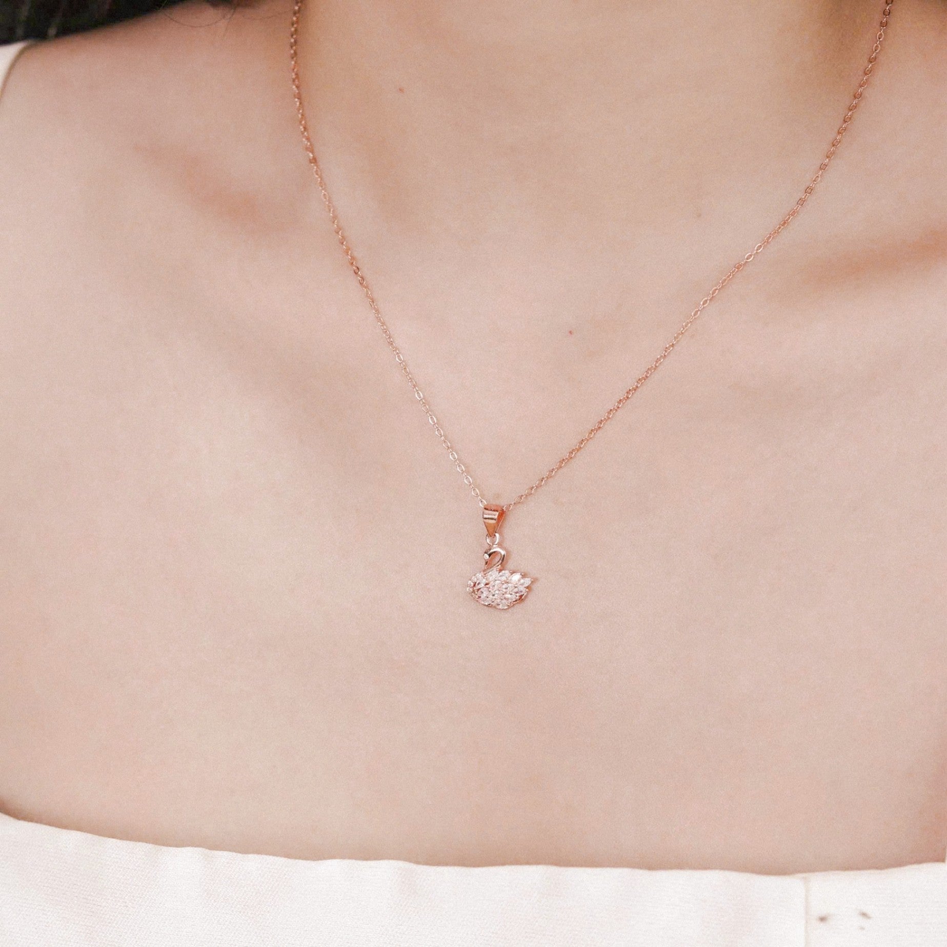 ELVORIA Eleanor Swan Necklace – 18K Rose Gold Plated 925 Sterling Silver