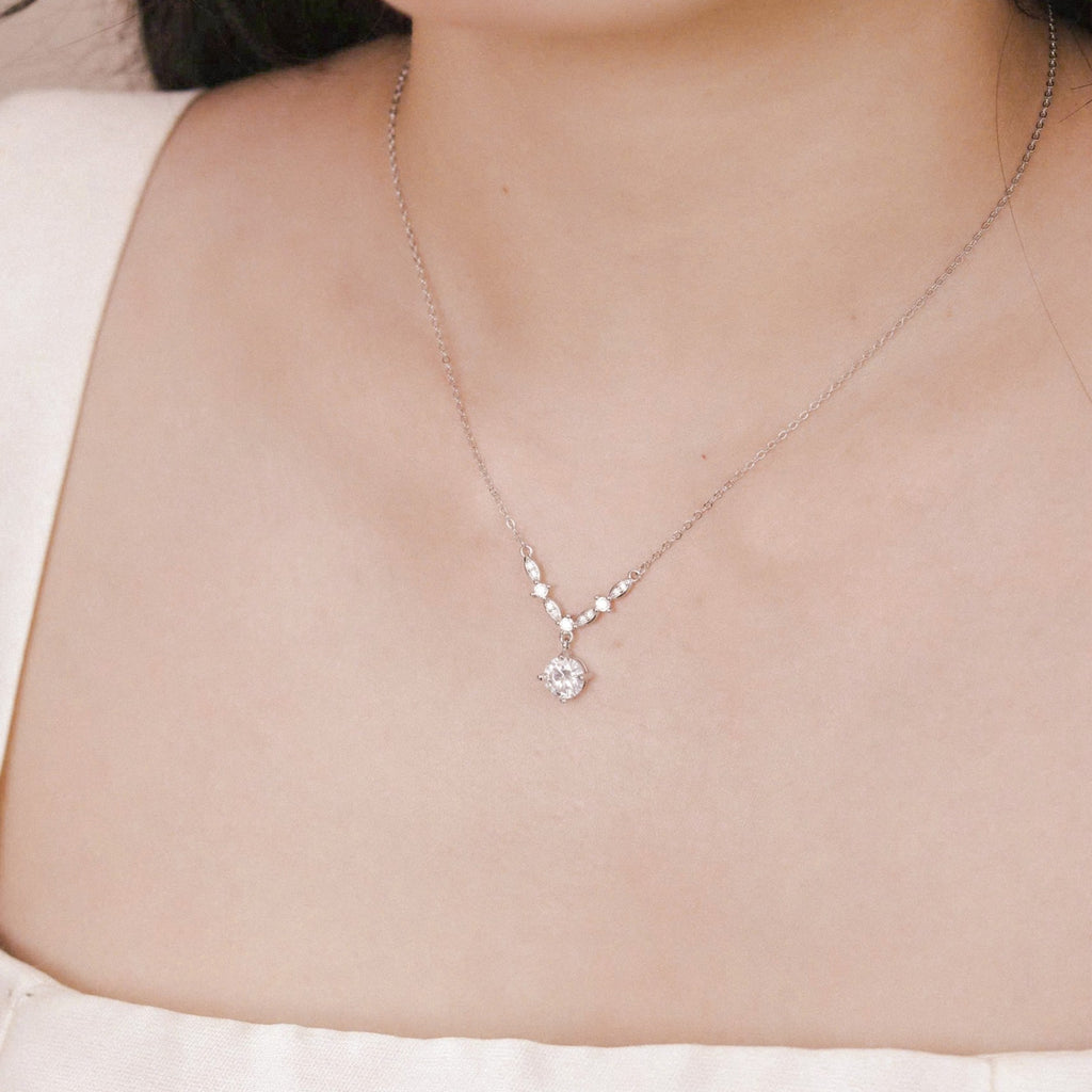 ELVORIA Yuna Dew Drop Necklace – Platinum Plated 925 Sterling Silver