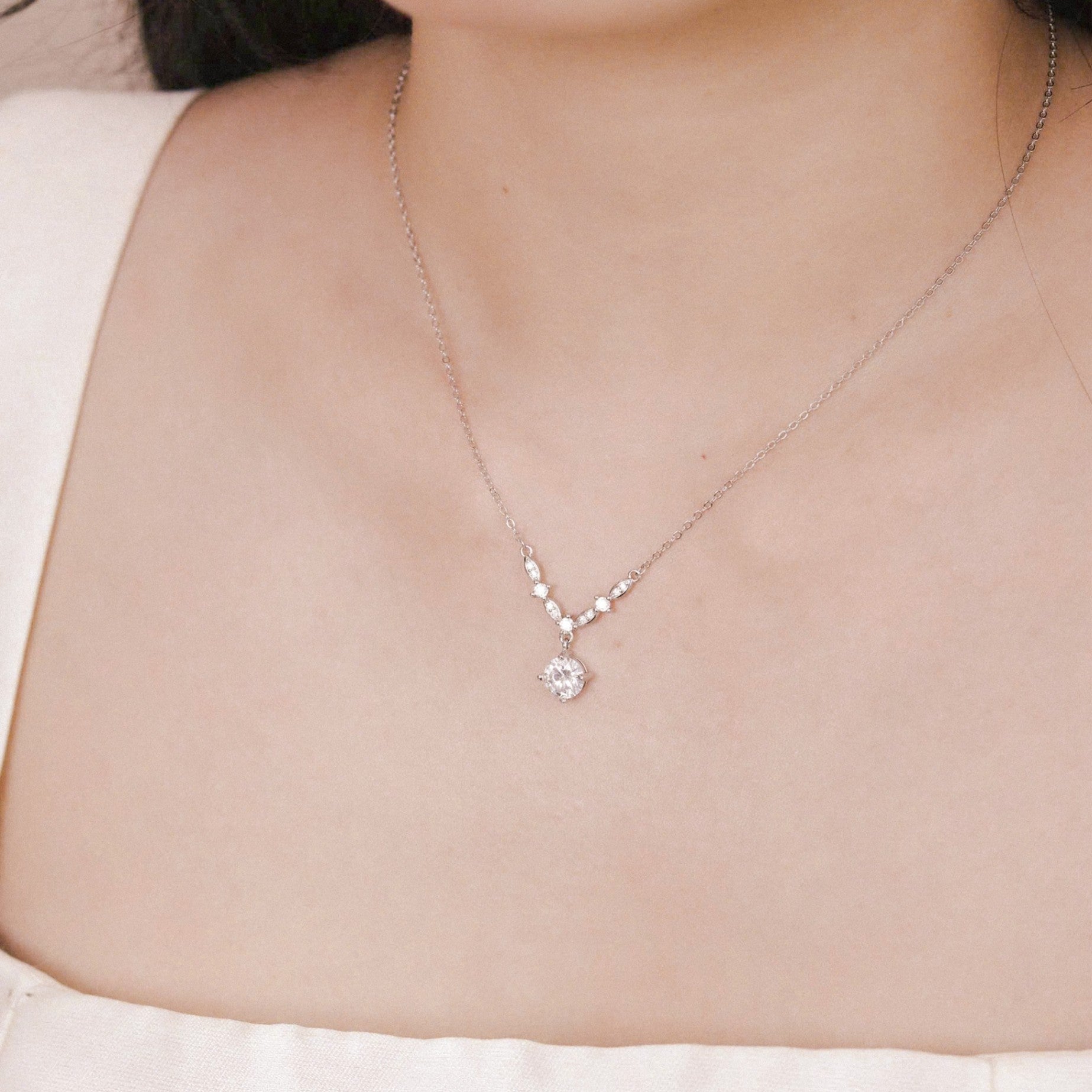 ELVORIA Yuna Dew Drop Necklace – Platinum Plated 925 Sterling Silver