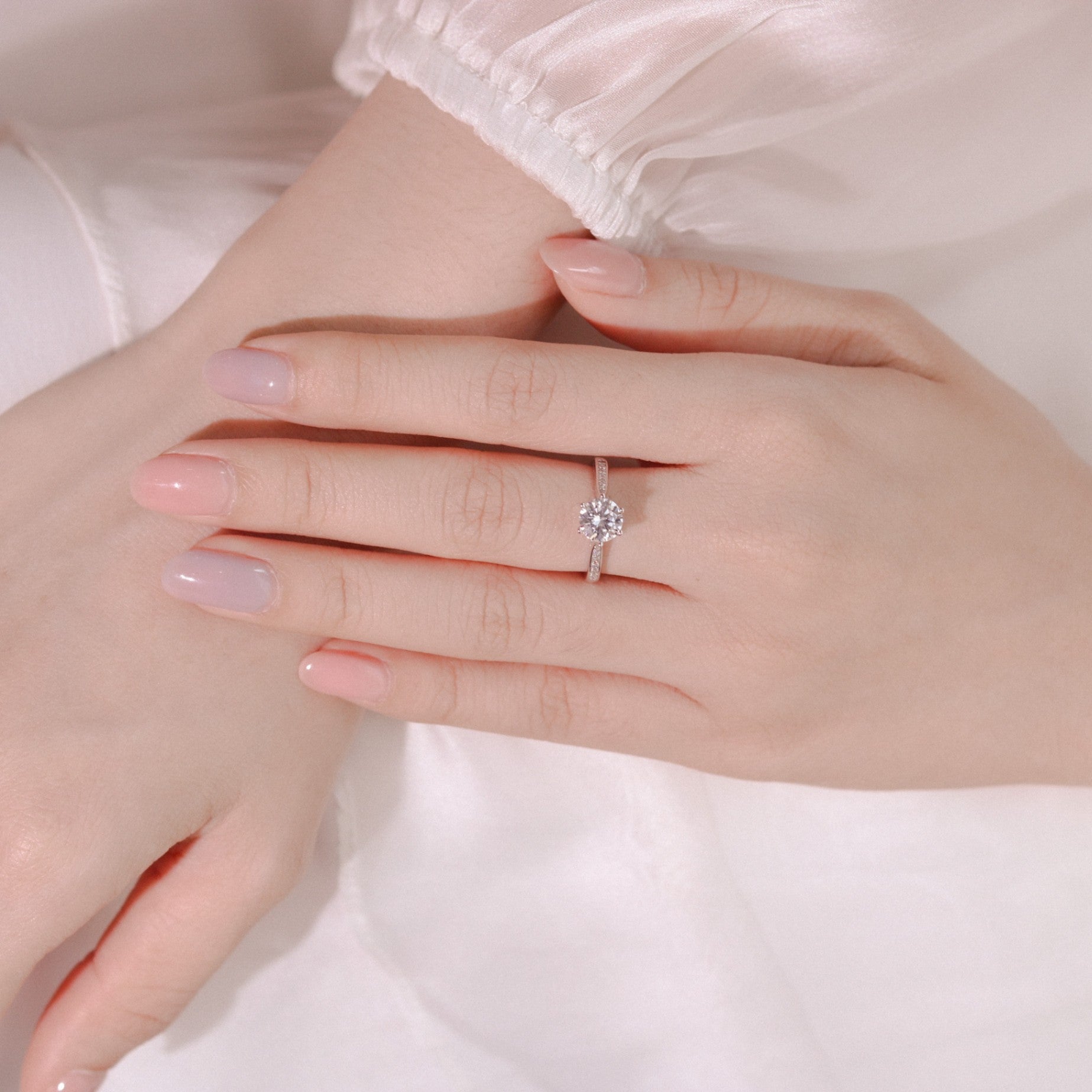 ELVORIA 6.5mm Moissanite Ring GRA ELVDA143 – Platinum Plated 925 Sterling Silver