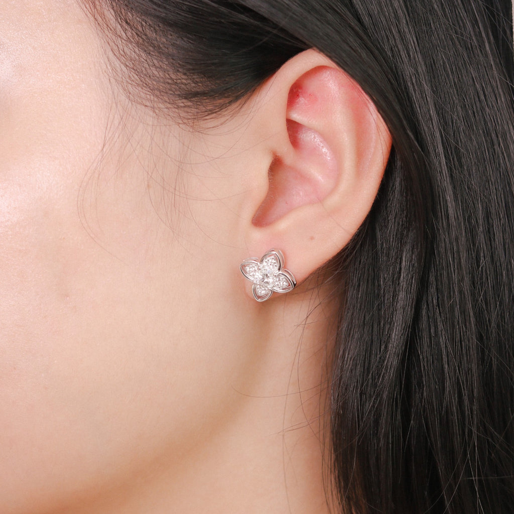 ELVORIA 5mm Moissanite Clover Earrings GRA – Platinum Plated 925 Sterling Silver