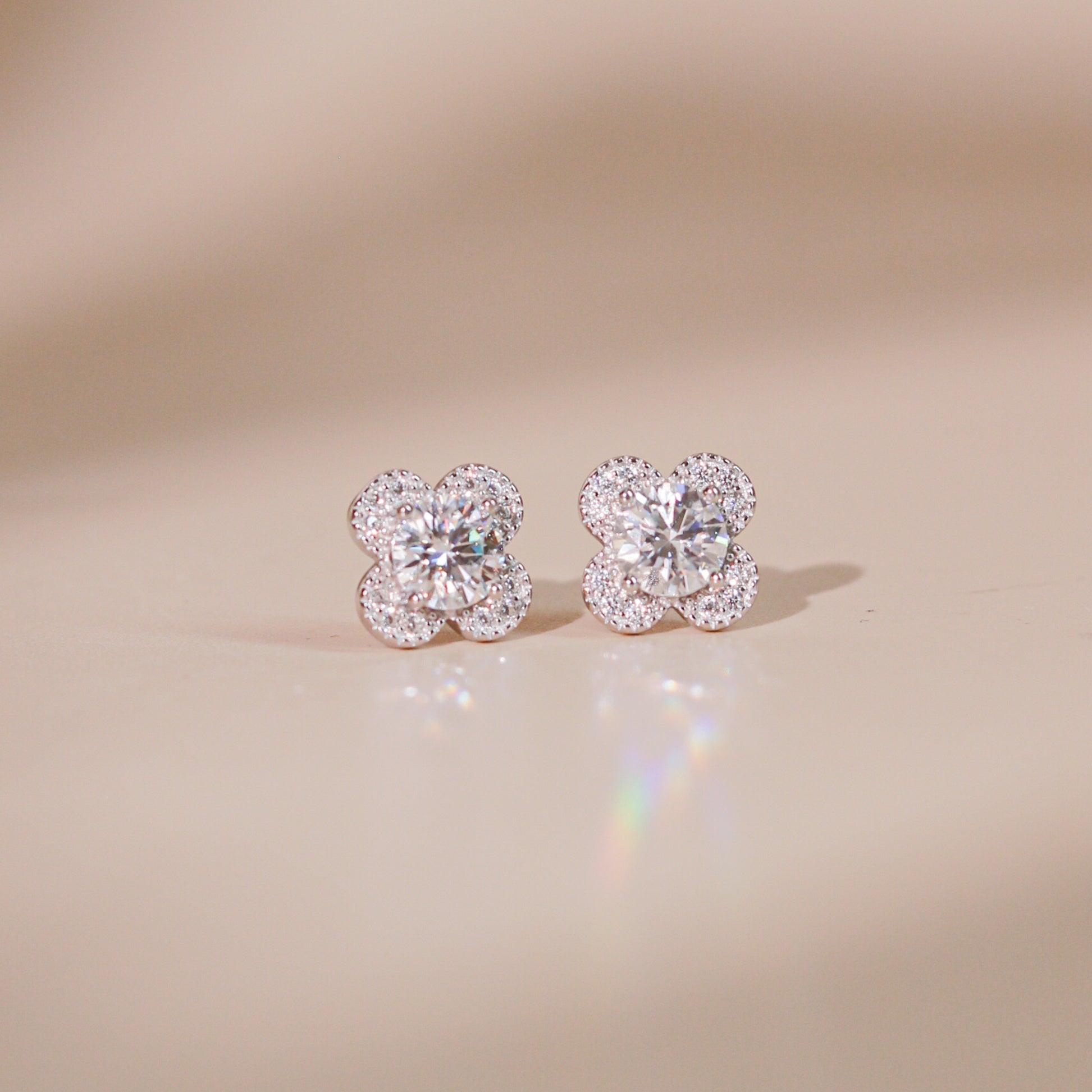 ELVORIA 6.5mm Moissanite Four Leaf Clover Earrings GRA – Platinum Plated 925 Sterling Silver