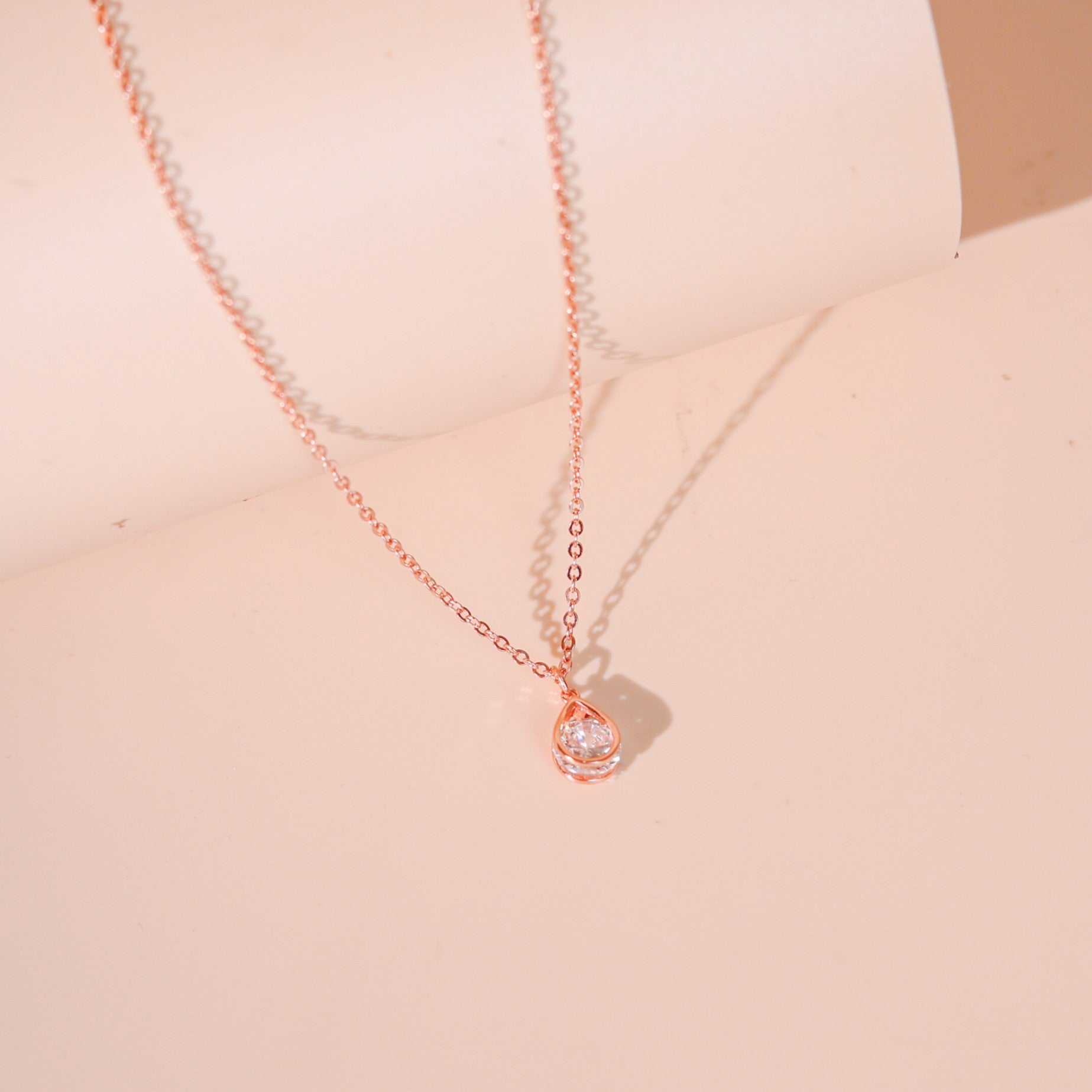 ELVORIA Ori Teardrop Necklace – 18K Rose Gold Plated 925 Sterling Silver