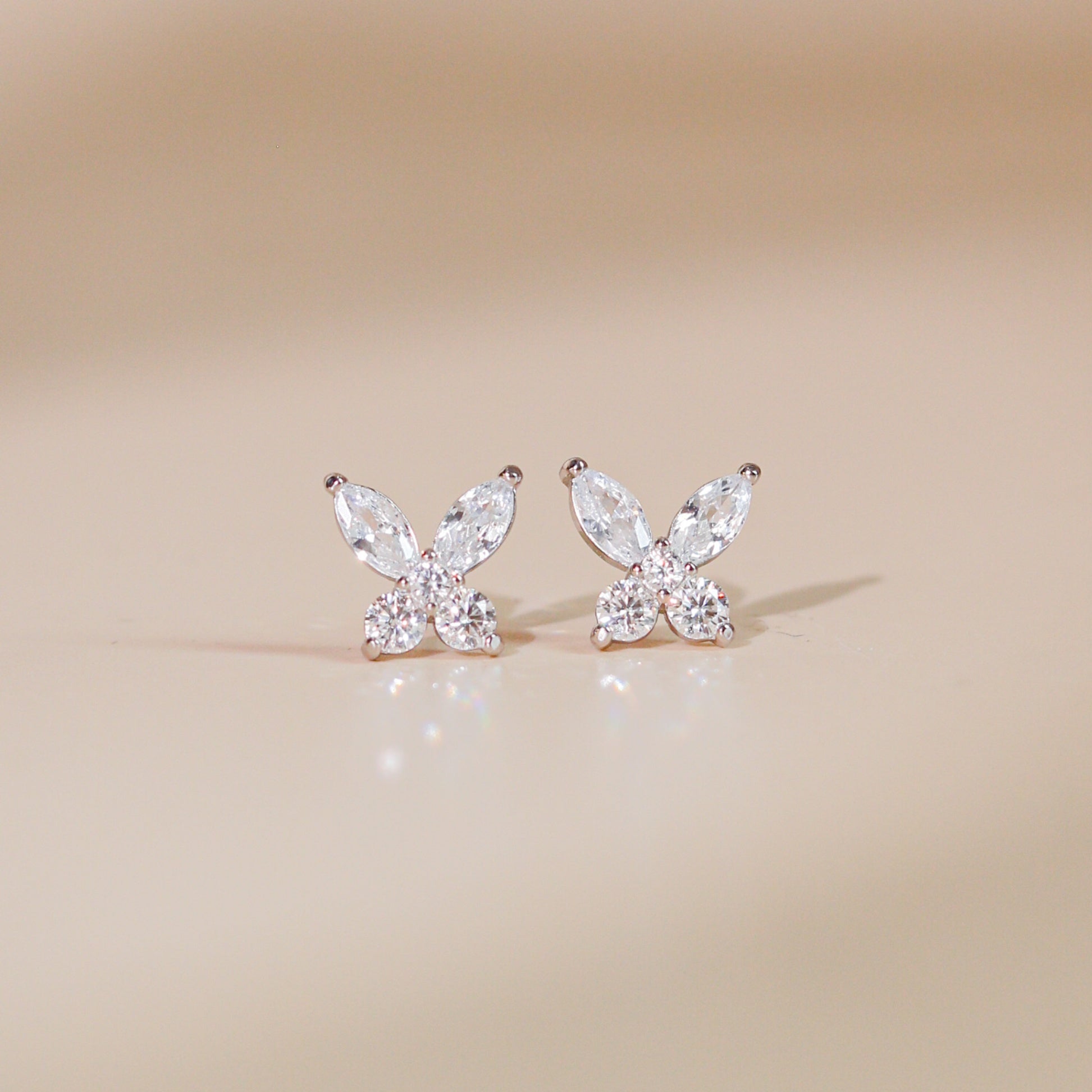 ELVORIA Lynn Butterfly Moissanite Earrings 3mm – Platinum Plated 925 Sterling Silver