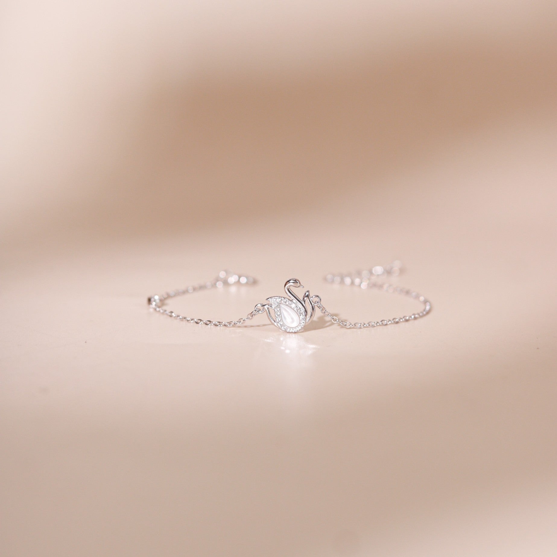 ELVORIA Alina Swan Bracelet – Platinum Plated 925 Sterling Silver