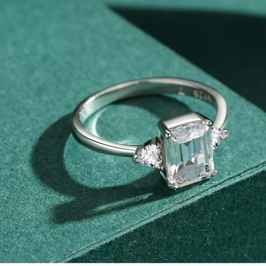 Elegant Emerald Cut CZ Ring – 925 Sterling Silver