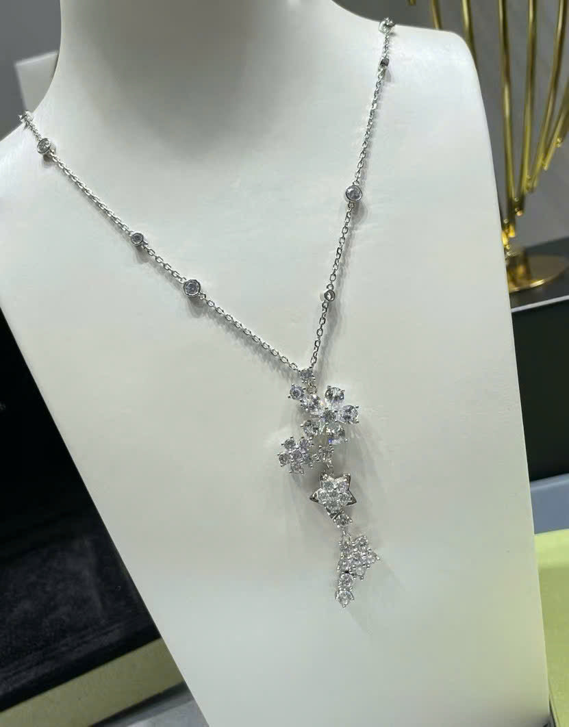 18K Celestial Folie Des Pr̩s Pendant Necklace