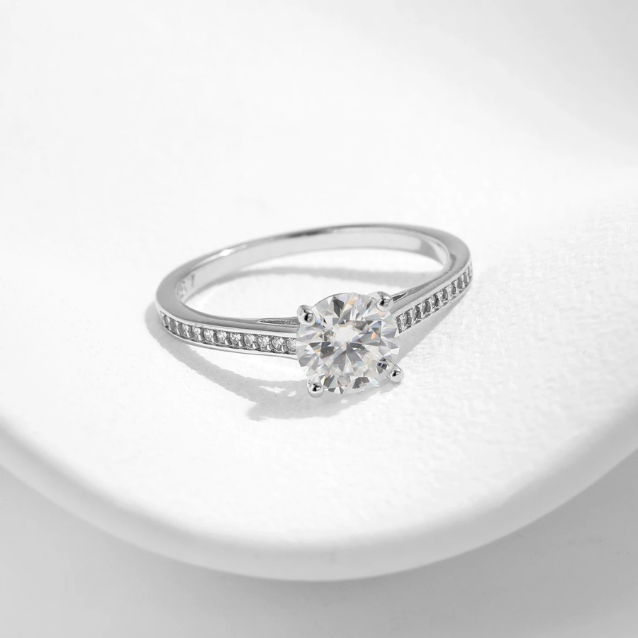 Elegant D Color Moissanite Ring – 925 Sterling Silver