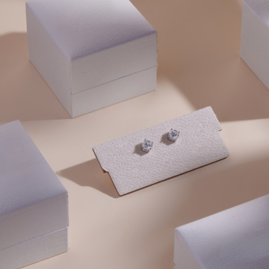 ELVORIA 5mm Moissanite Stud Earrings GRA – Platinum Plated 925 Sterling Silver