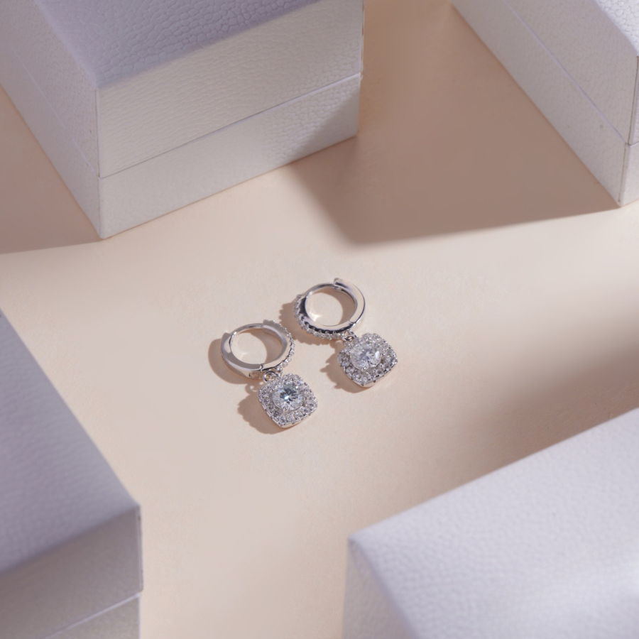 ELVORIA Square Moissanite Stud Earrings 5mm – Platinum Plated 925 Sterling Silver (GRA Certified)