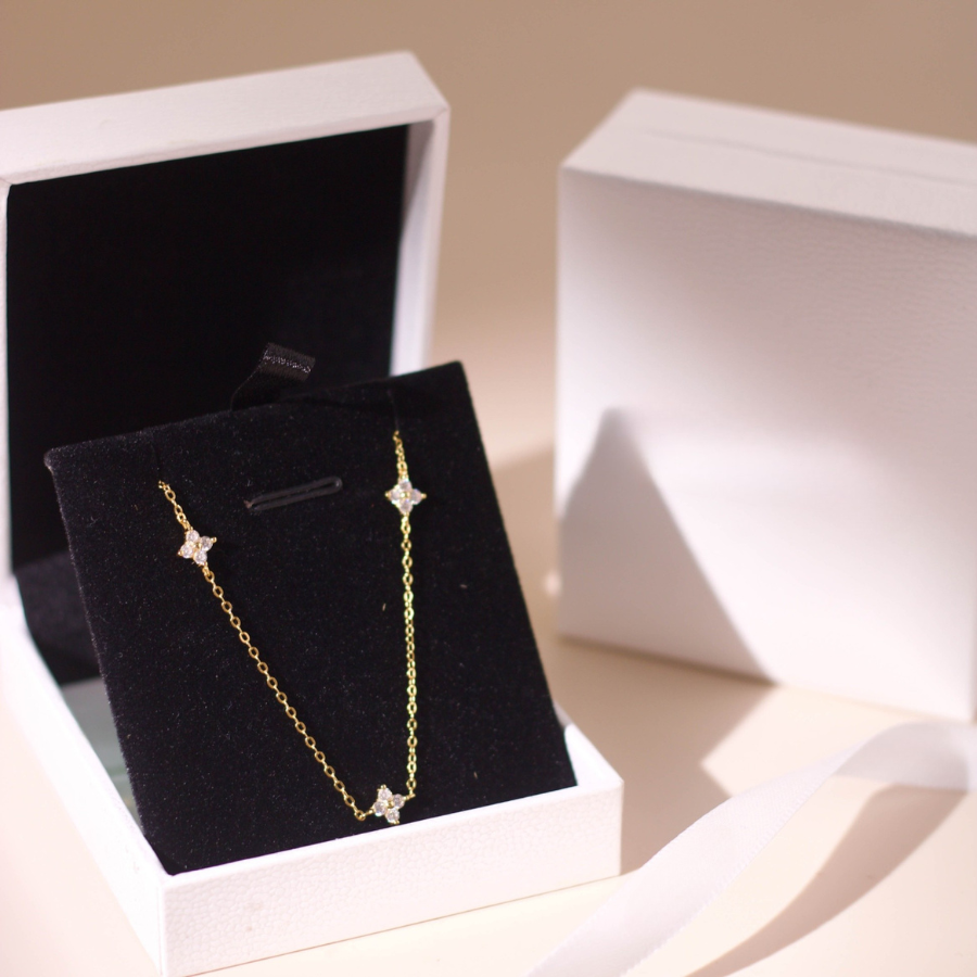 ELVORIA Ceri Clover Necklace – 18K Gold Plated 925 Sterling Silver