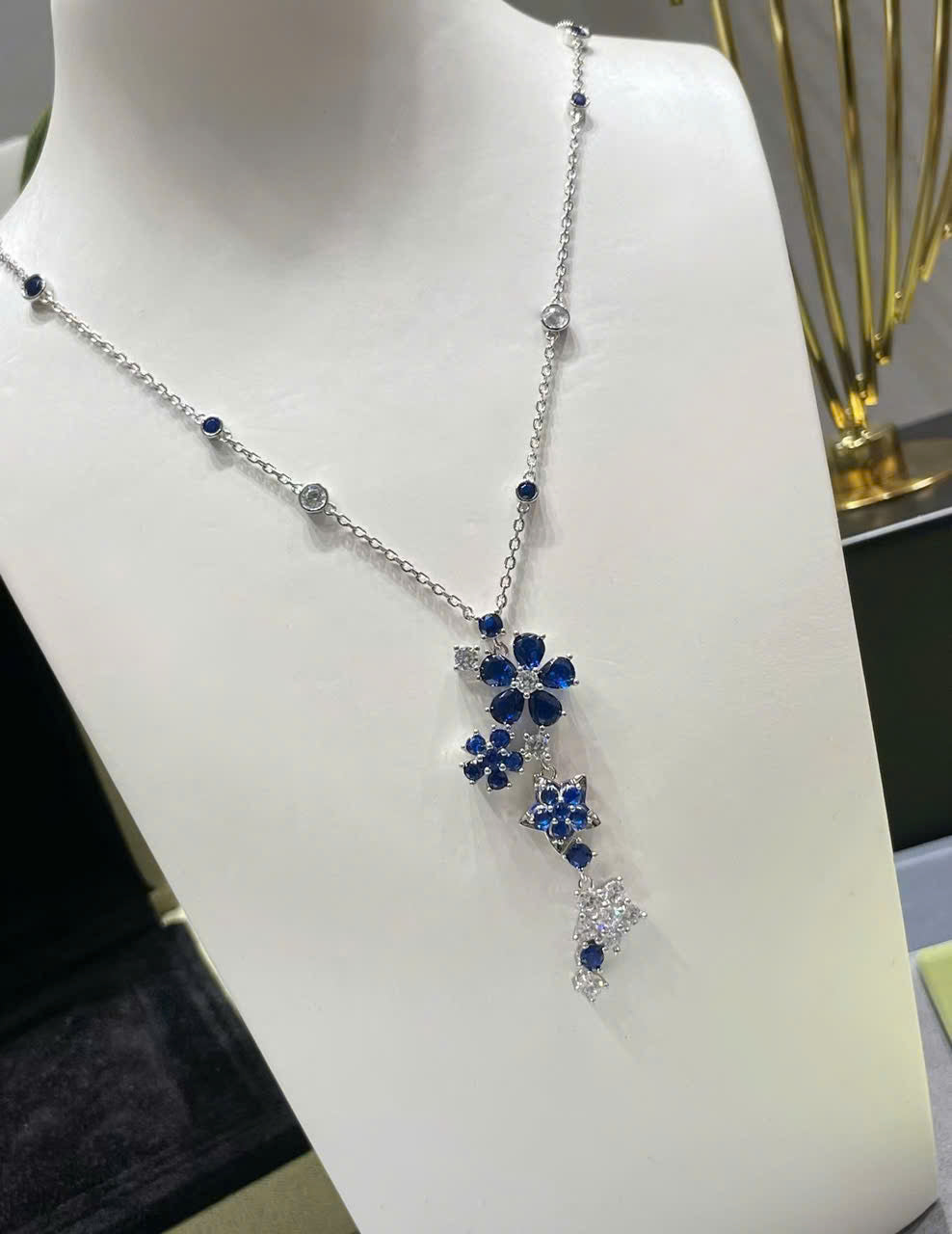 18K Celestial Folie Des Pr̩s Pendant Necklace