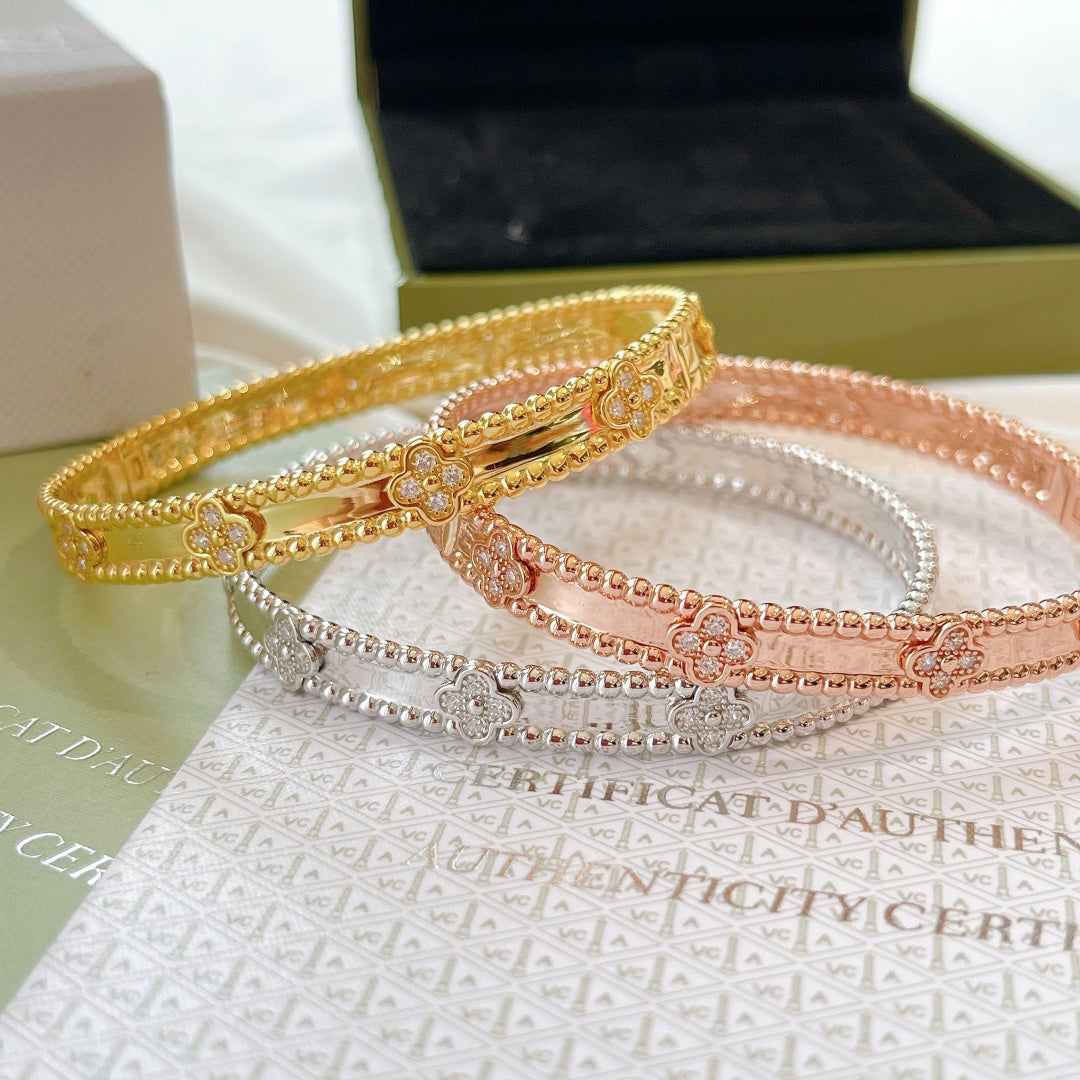 18K Celestial Perl̩e Sweet Clovers Small Bracelet