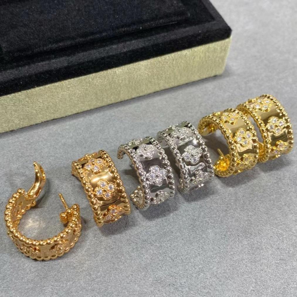 18K Celestial Yellow Gold Perl̩e Clovers Hoop Earrings