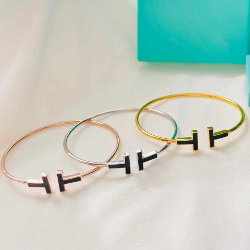 18K Celestial T Black Bracelet