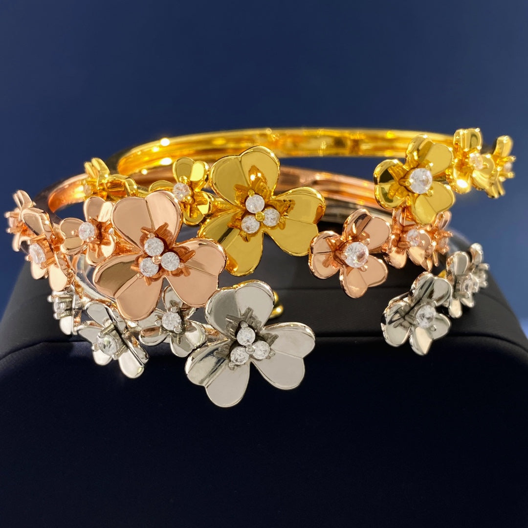 18K Celestial Frivole Seven Flowers Bracelet