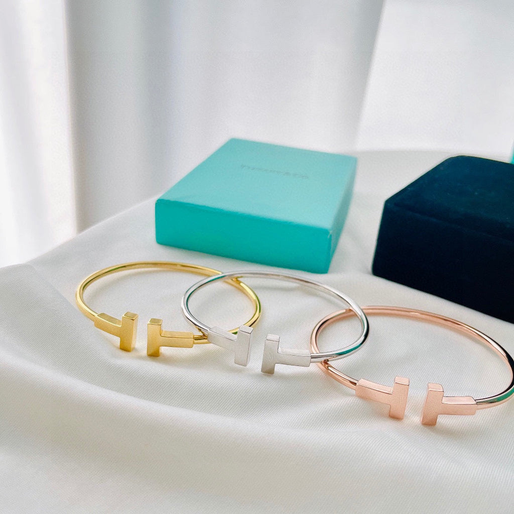 18K Celestial T Wire Bracelet