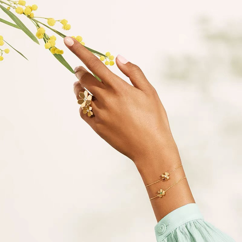 18K Celestial Frivole Emerald Bracelet