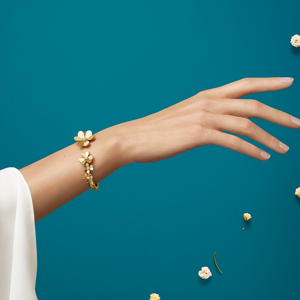 18K Celestial Frivole Seven Flowers Bracelet