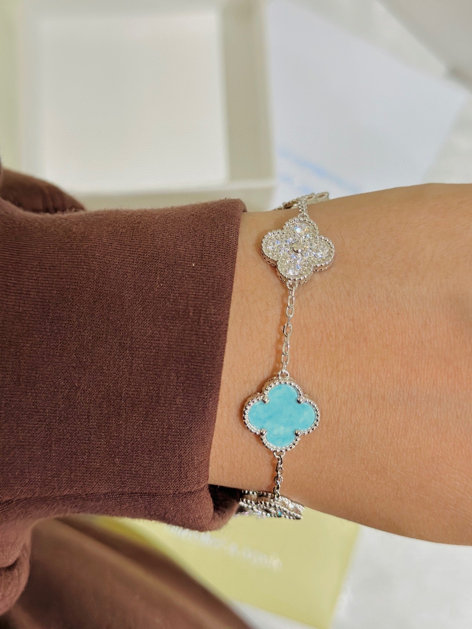 18K Celestial Vintage Alhambra Five Motifs Agate Bracelet