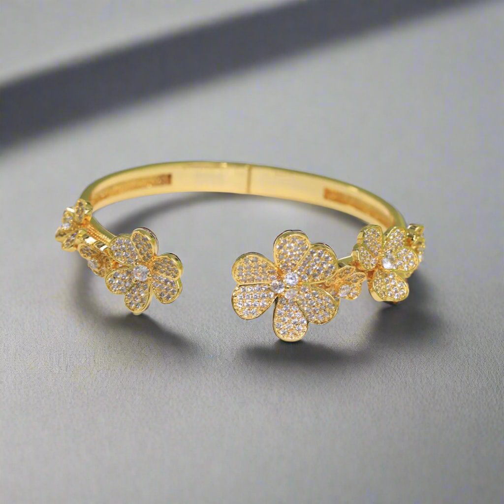 18K Celestial Frivole Seven Flowers Diamonds Bracelet