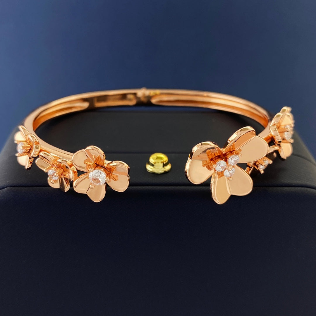 18K Celestial Frivole Seven Flowers Bracelet