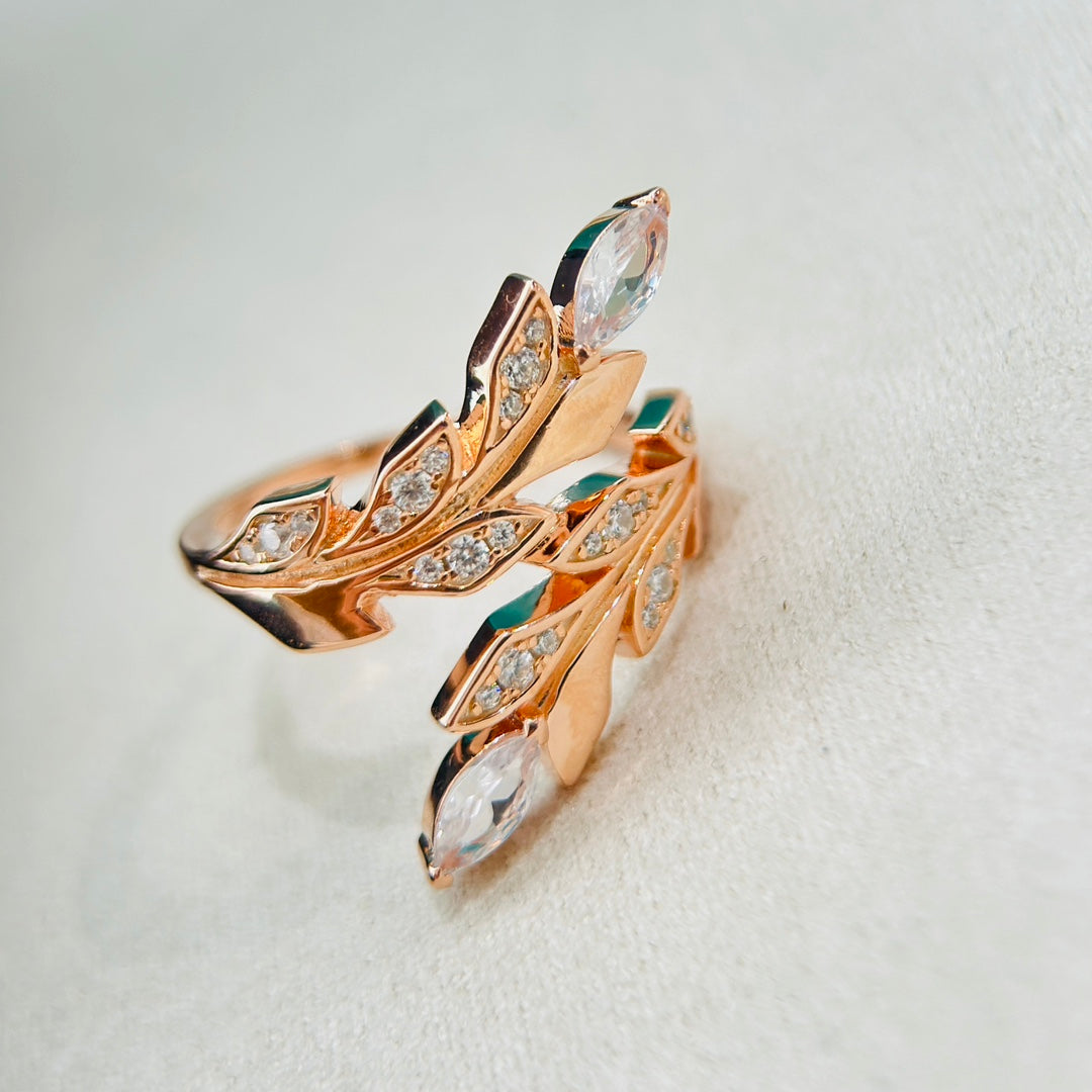 18K Celestial T Victoria Vine Bypass Ring