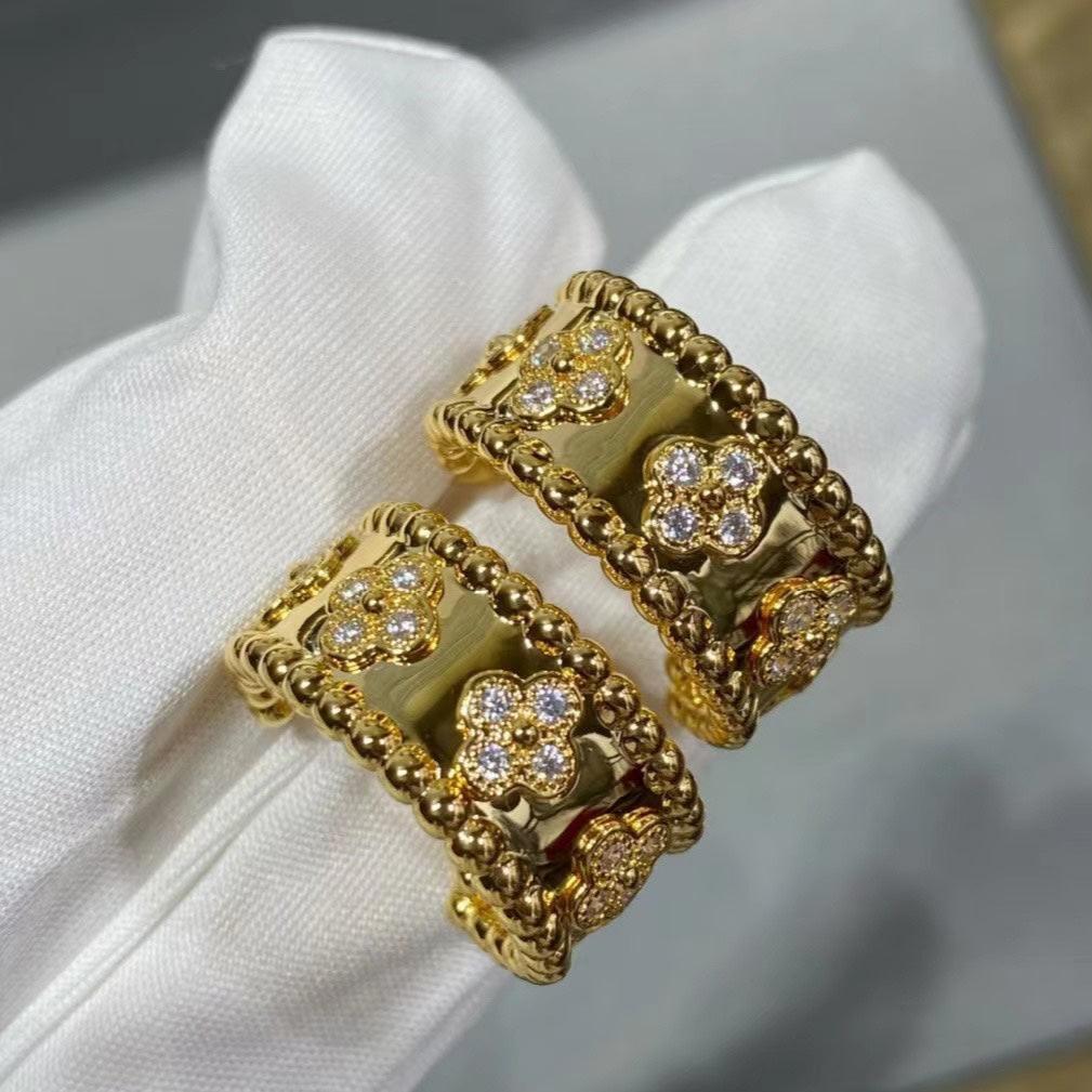 18K Celestial Yellow Gold Perl̩e Clovers Hoop Earrings