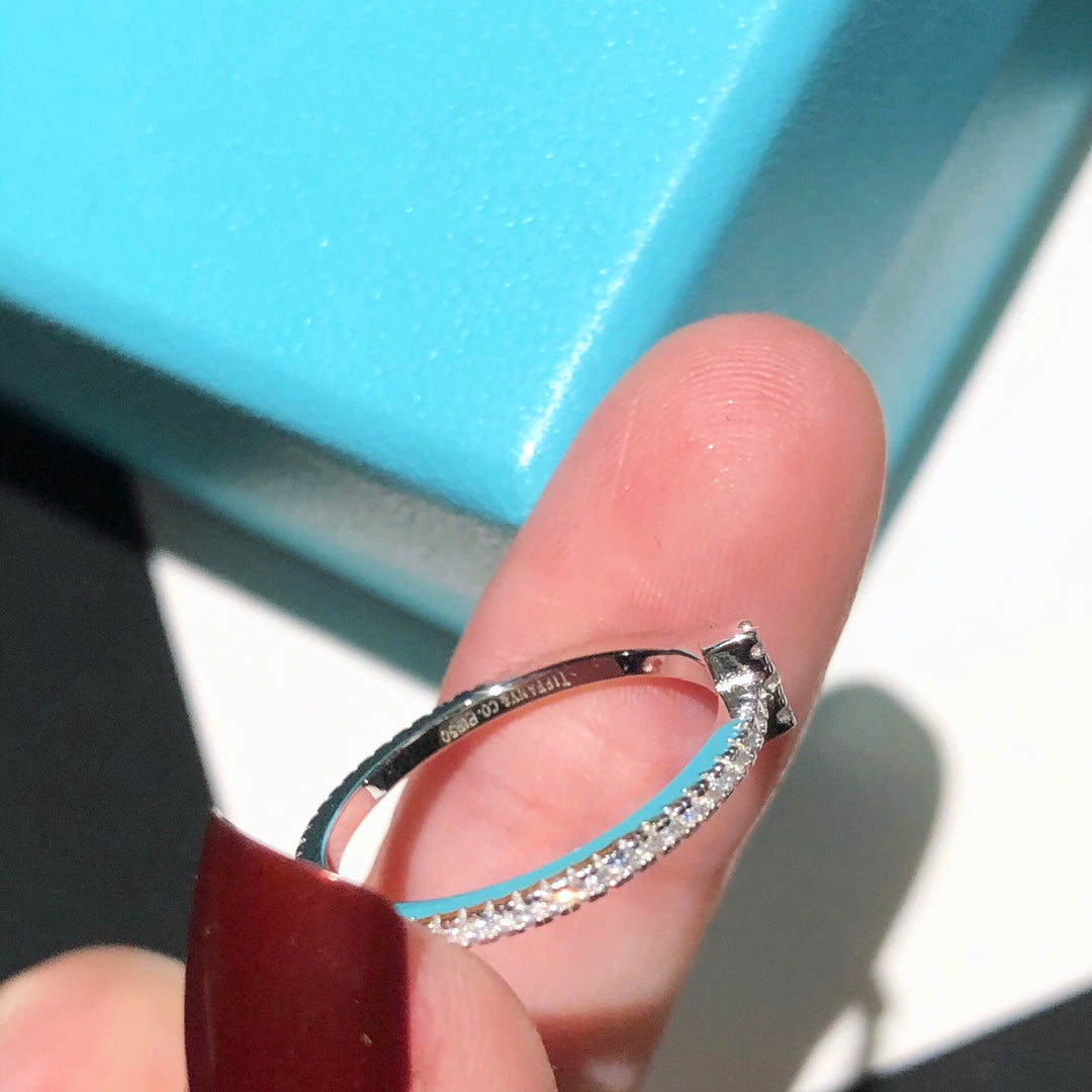 18K Celestial T Diamond Wire  Ring