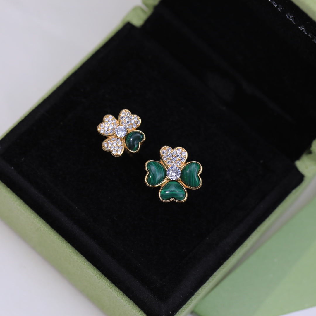 18K Celestial Cosmos Between the Finger Diamond Ring