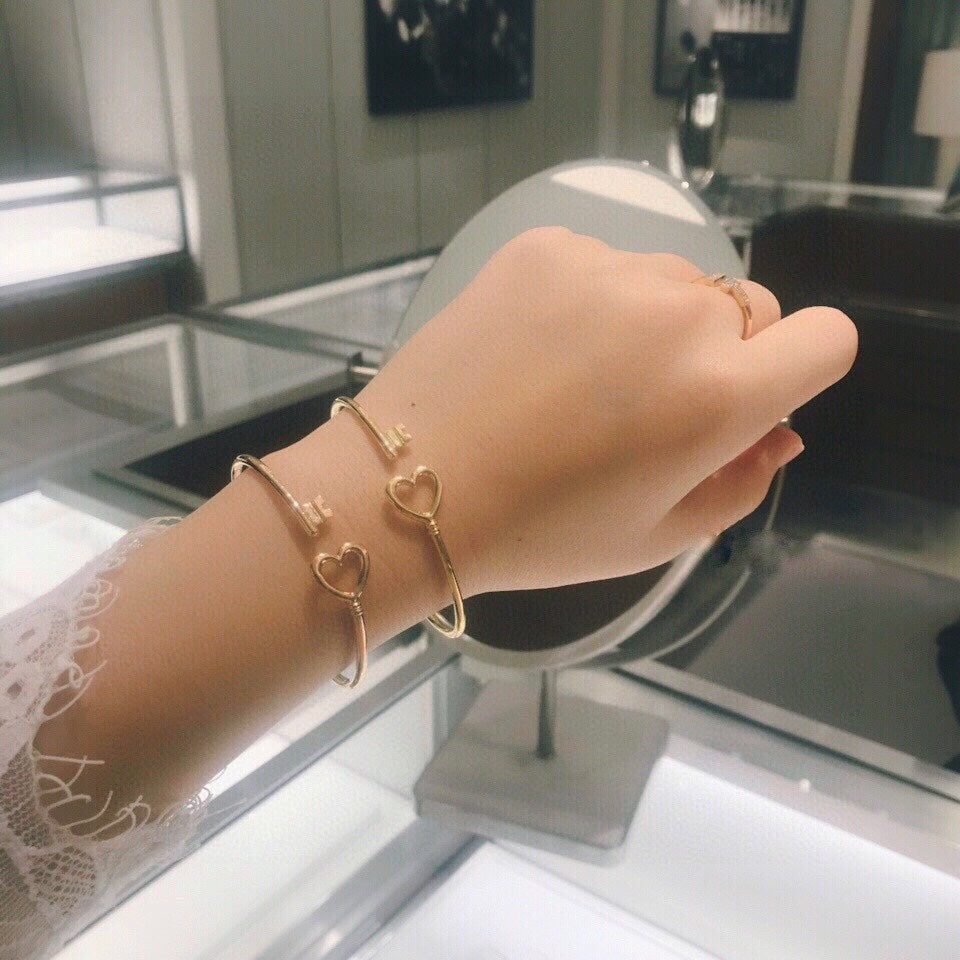 18K Celestial T Heart Key Wire Bracelet