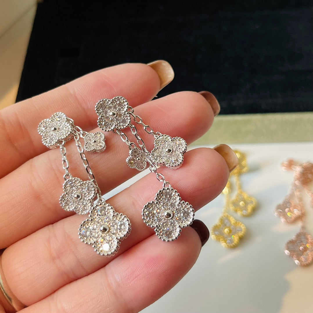 18K Celestial Magic Alhambra Four Diamonds Motifs Clover Earrings