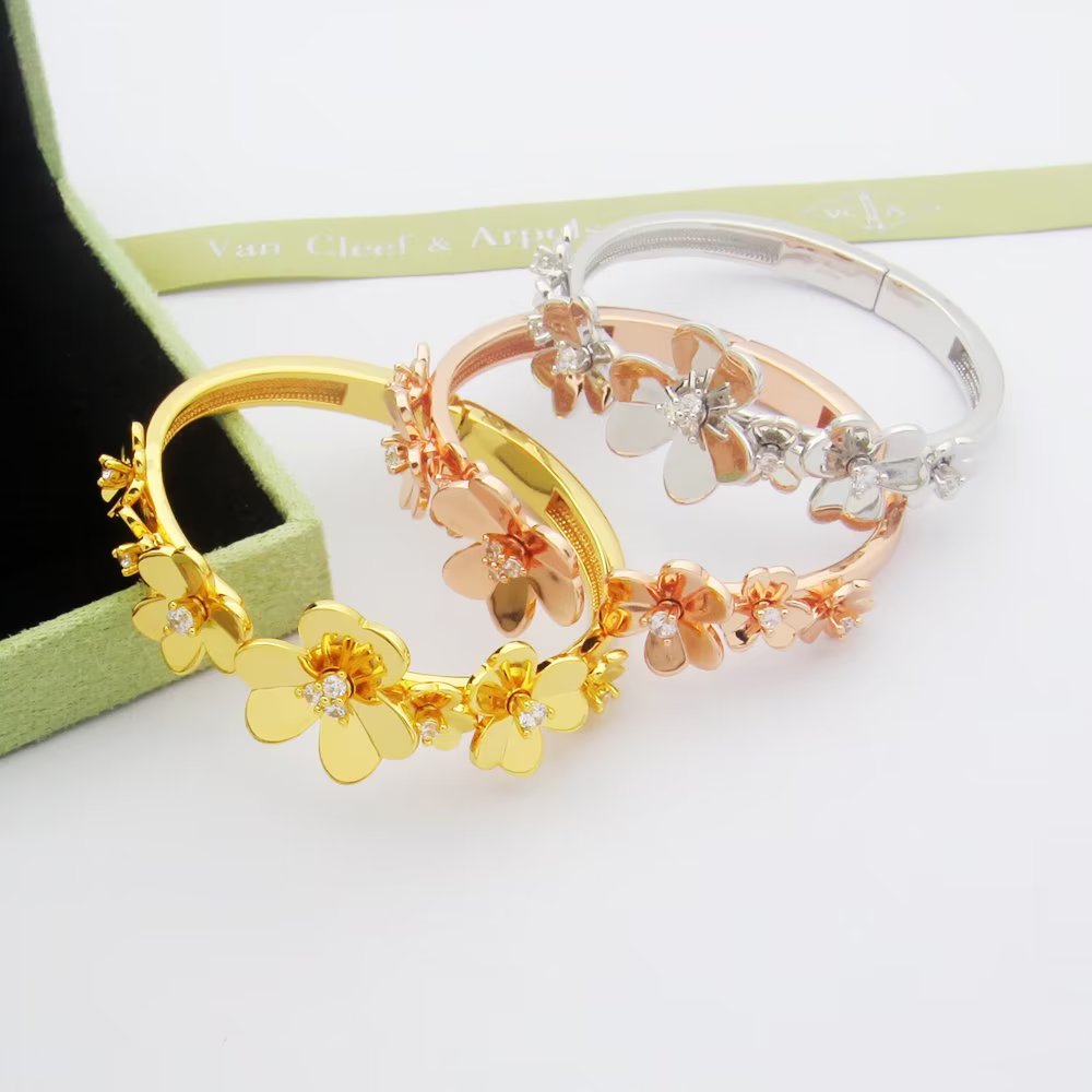 18K Celestial Frivole Seven Flowers Bracelet