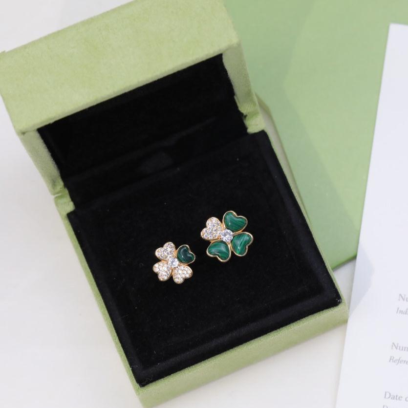 18K Celestial Cosmos Between the Finger Diamond Ring