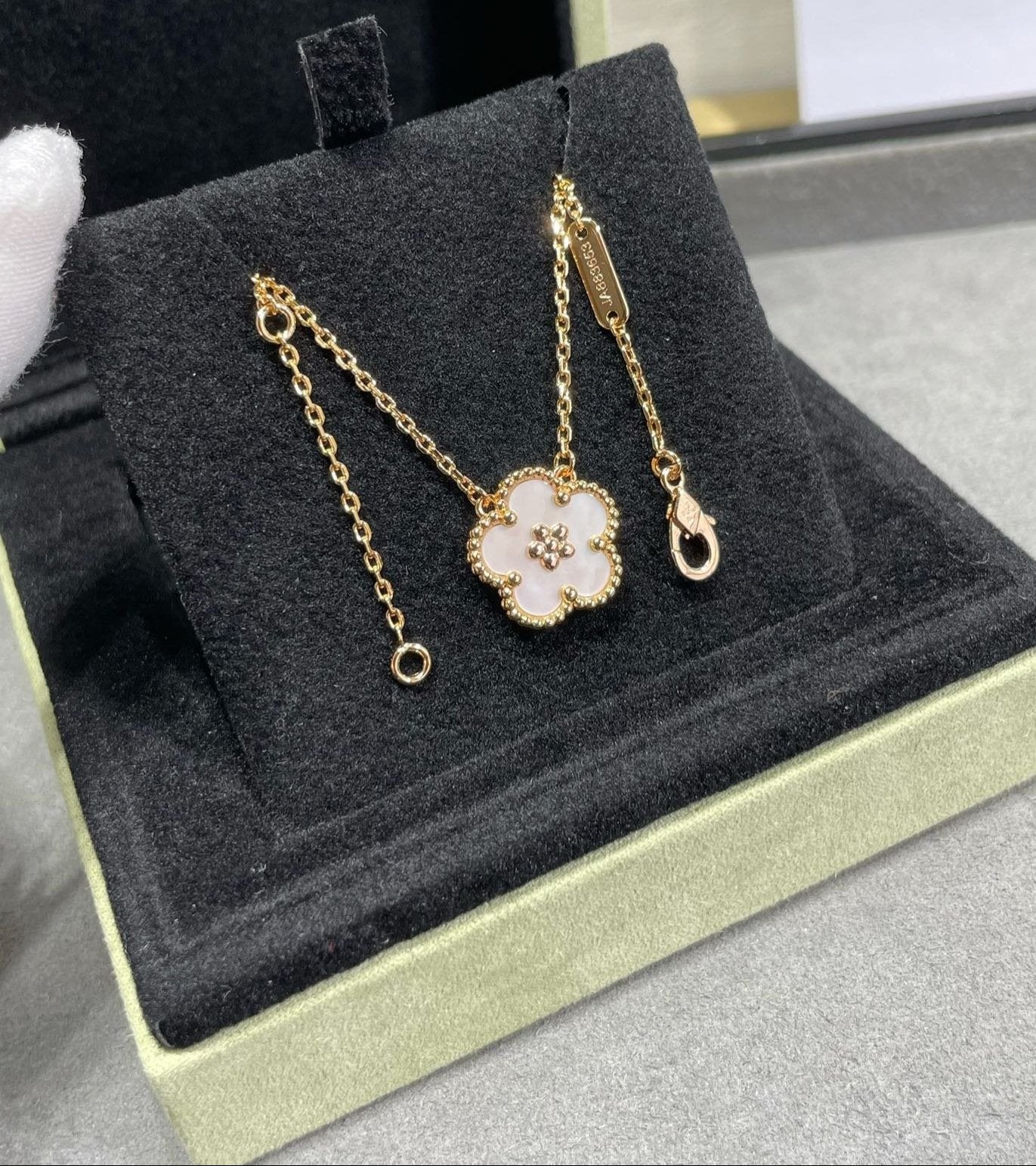 18K Celestial Lucky Spring Pendant Clover Necklace